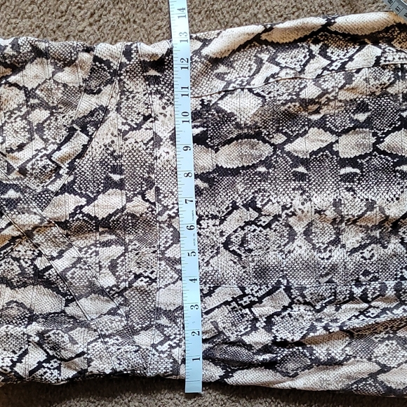 Form fitting dress - Picture 4 of 7